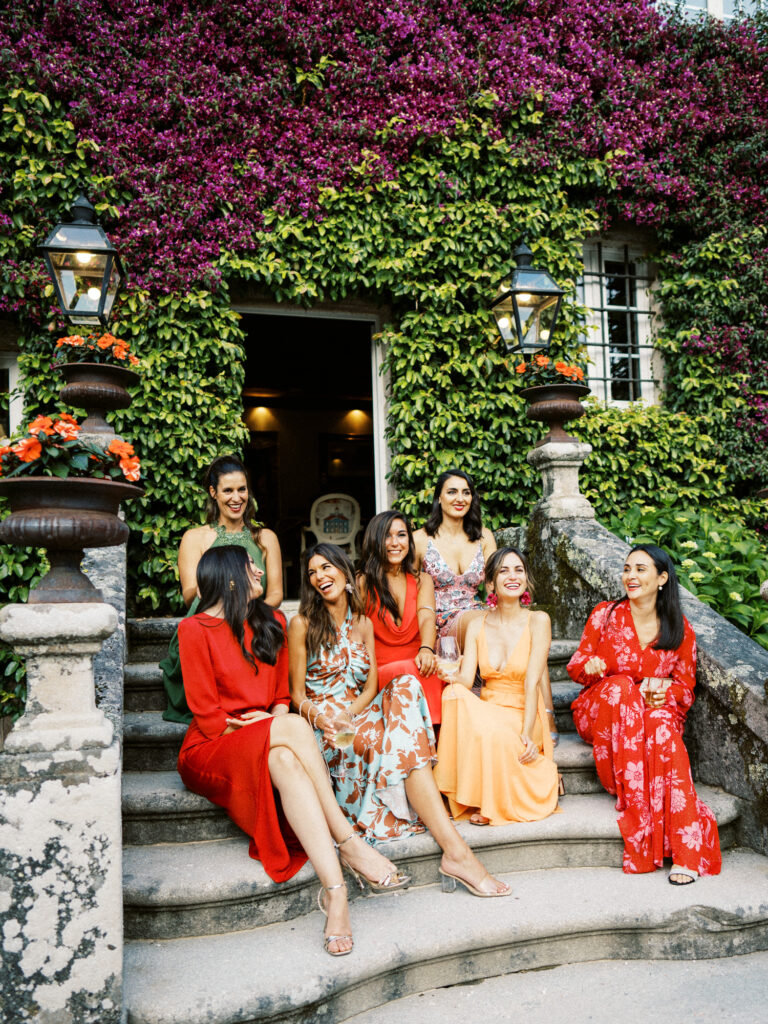 Guests in front of the building at the Galician wedding venue - Pazo Señorans