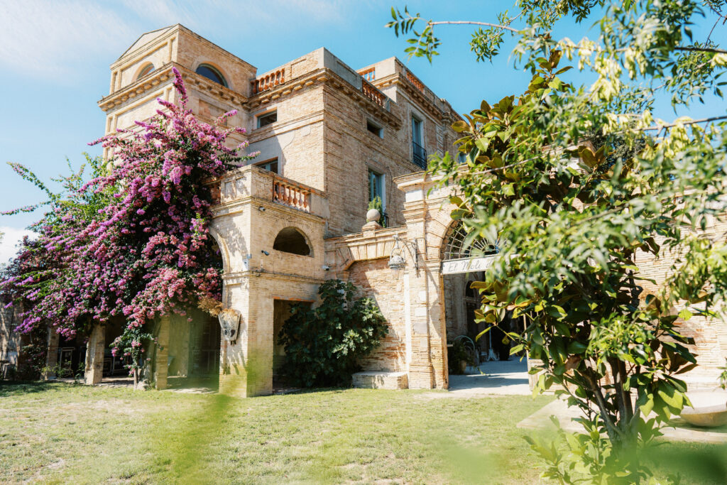 The main building at Molí de la Torre, one of the best wedding venues in Spain.