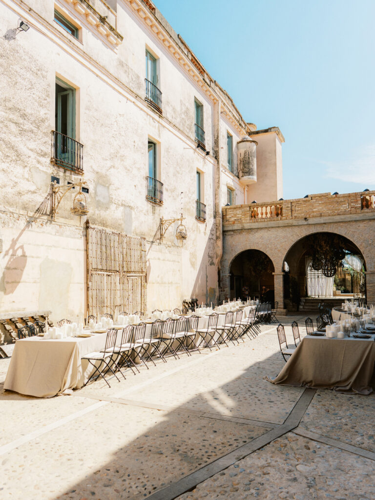 dining tables before the reception, Molí de la Torre